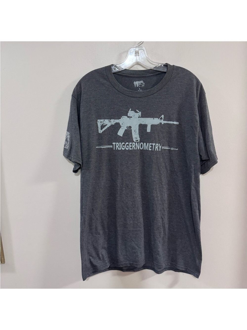 Men's Triggernometry Gray Short Sleeve T-Shirt. Size Large